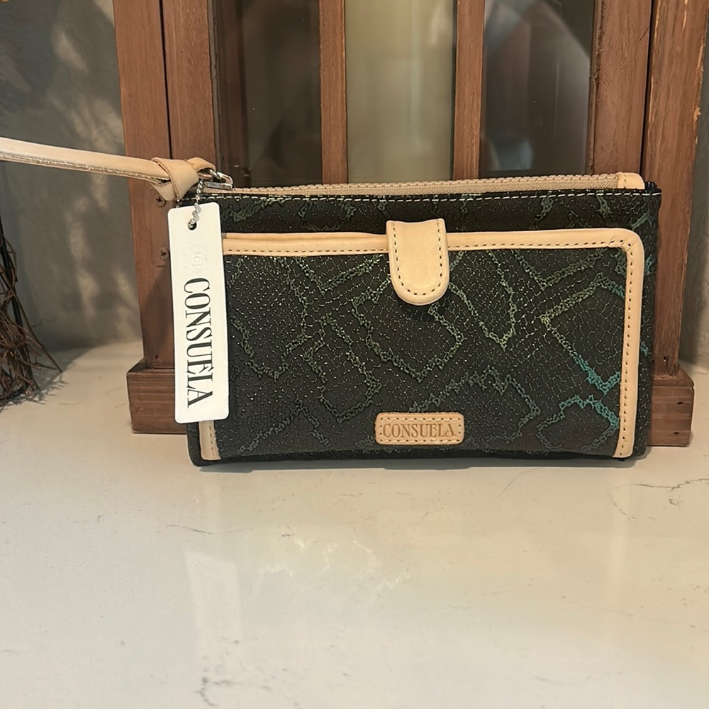 Consuela slim, wallet